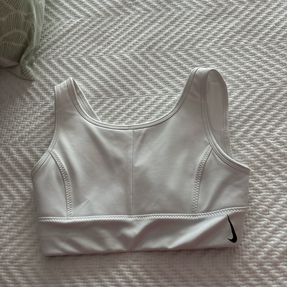 Nike White Sports Bra Seamless Comfort
